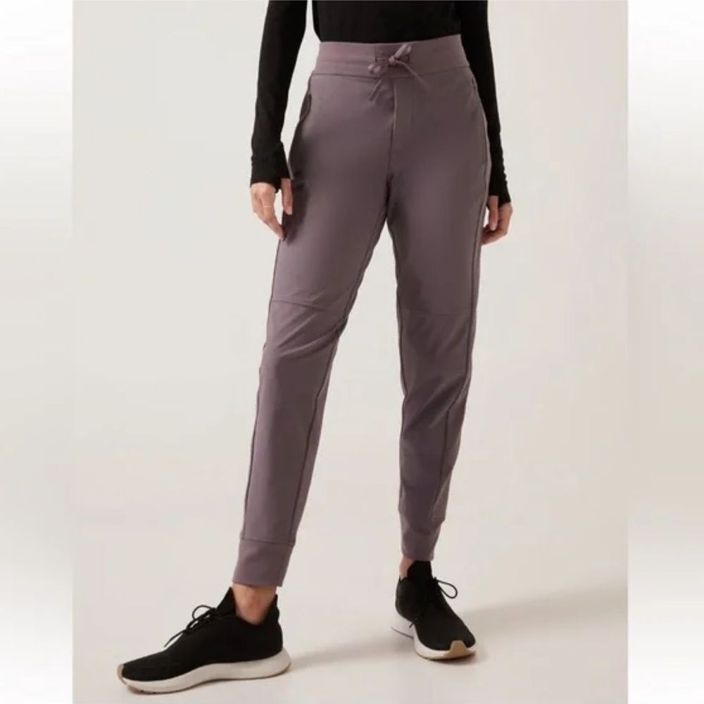 Athleta Headlands Hybrid Trek Mid Rise Jogger